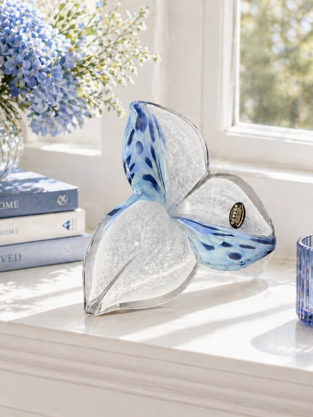 Elegant Blue Accent Flower Glass Shelf Decor